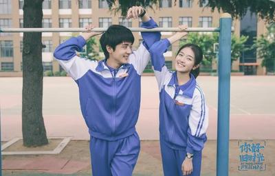 学院风穿搭回温，重回青春校园时光