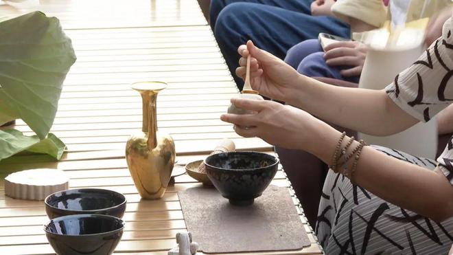 亲子茶艺活动：品味茶香传承传统文化